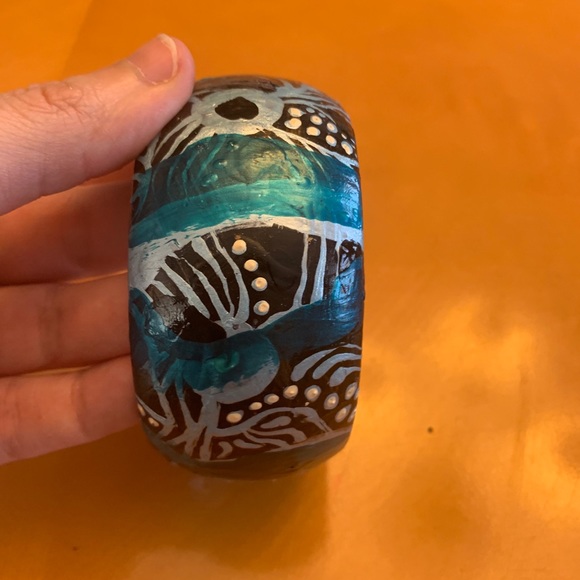 One of a kind hand painted chunky wooden bracelet - Picture 6 of 8